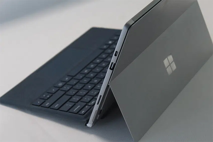 سرفیس پرو 7 برای چه کسانی مناسب است؟