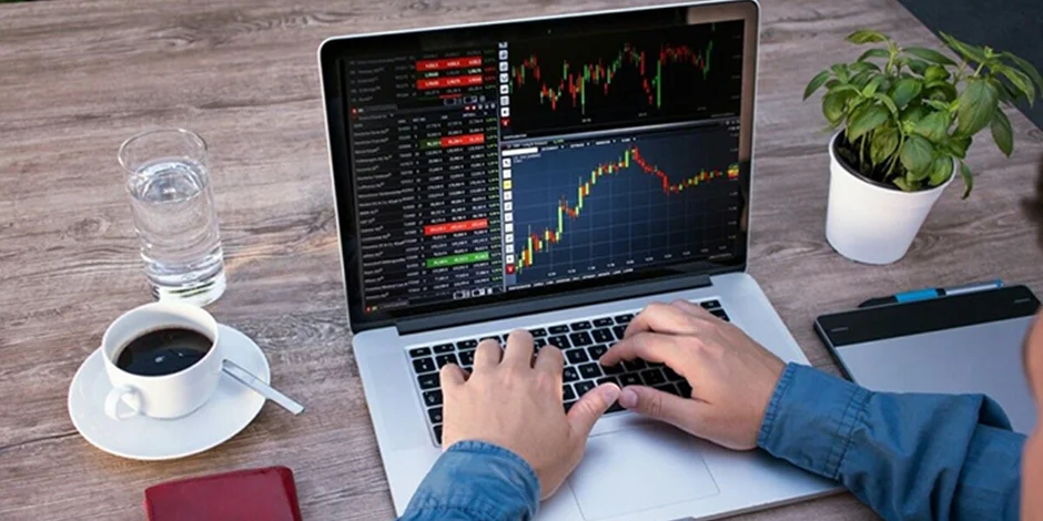 5 مدل از بهترین سرفیس ها برای ترید + نکات انتخاب سرفیس تریدینگ